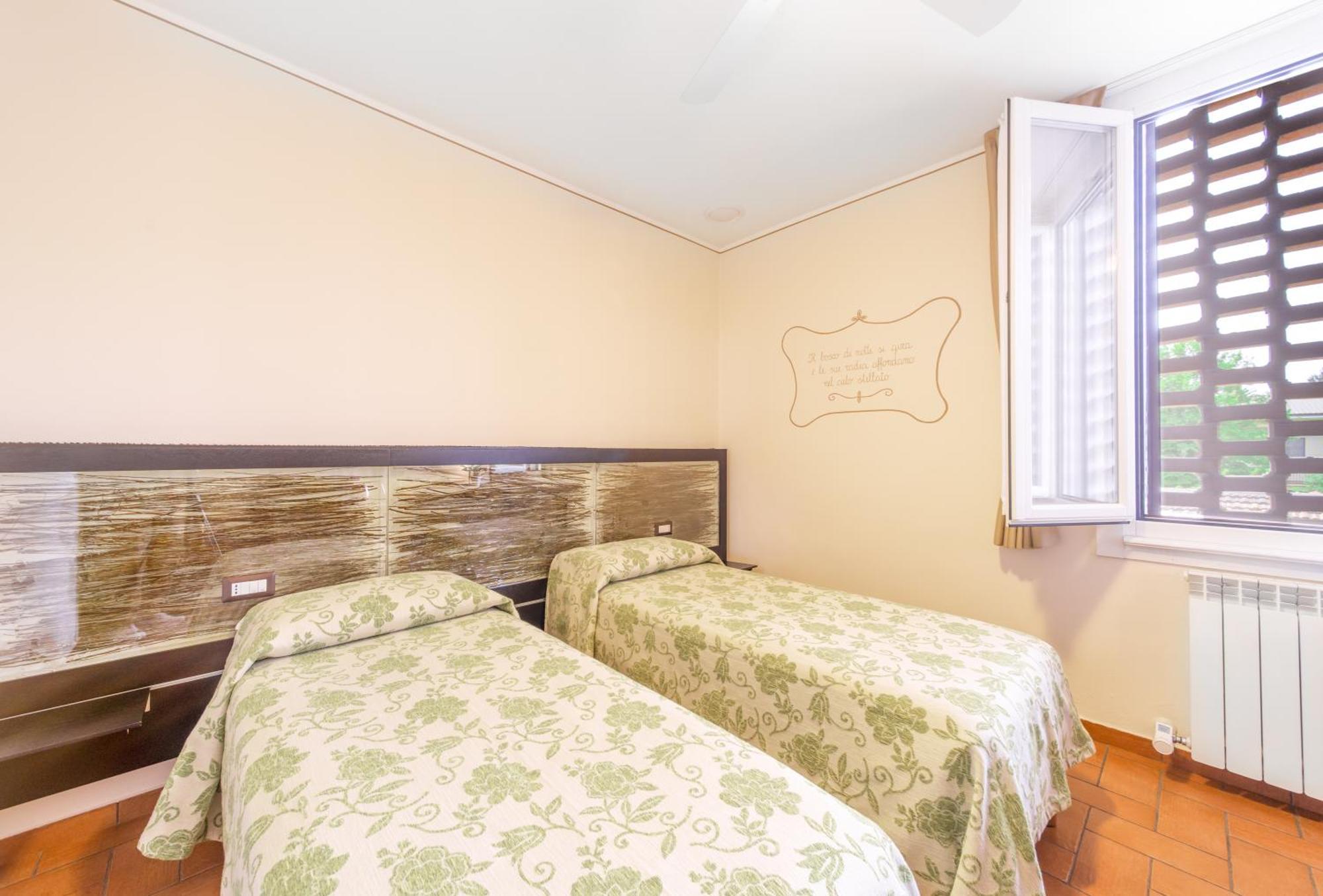 B&B Osteria Dello Sperone Lonate Pozzolo ภายนอก รูปภาพ